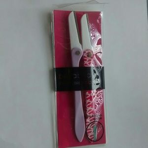Two Pack Eyebrow Razors w/Instructions